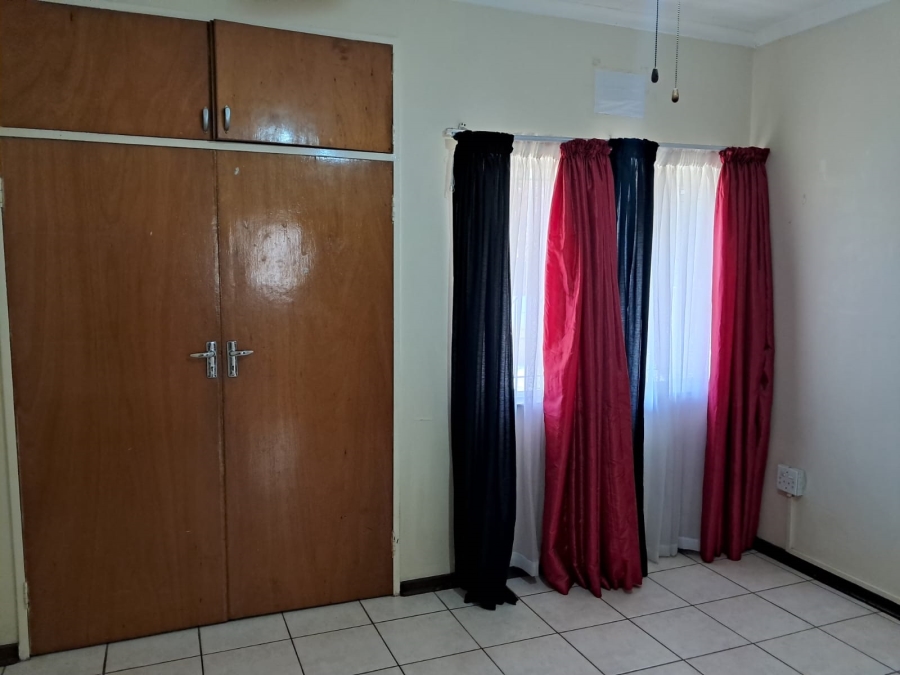 3 Bedroom Property for Sale in Naudeville Free State